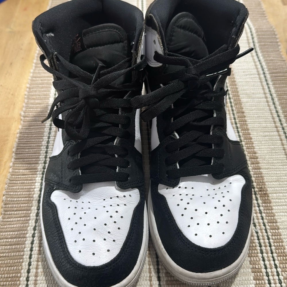 Slightly used Jordan 1 high OG stage Haze